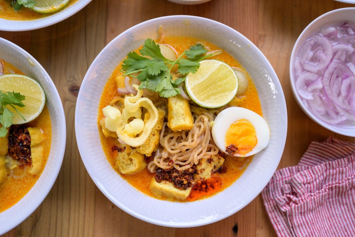 Ohn No Khao Swè – Coconut Noodle