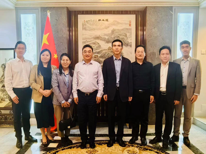 SG Shi Zhongjun Meets Chinese Ambassador to Brunei