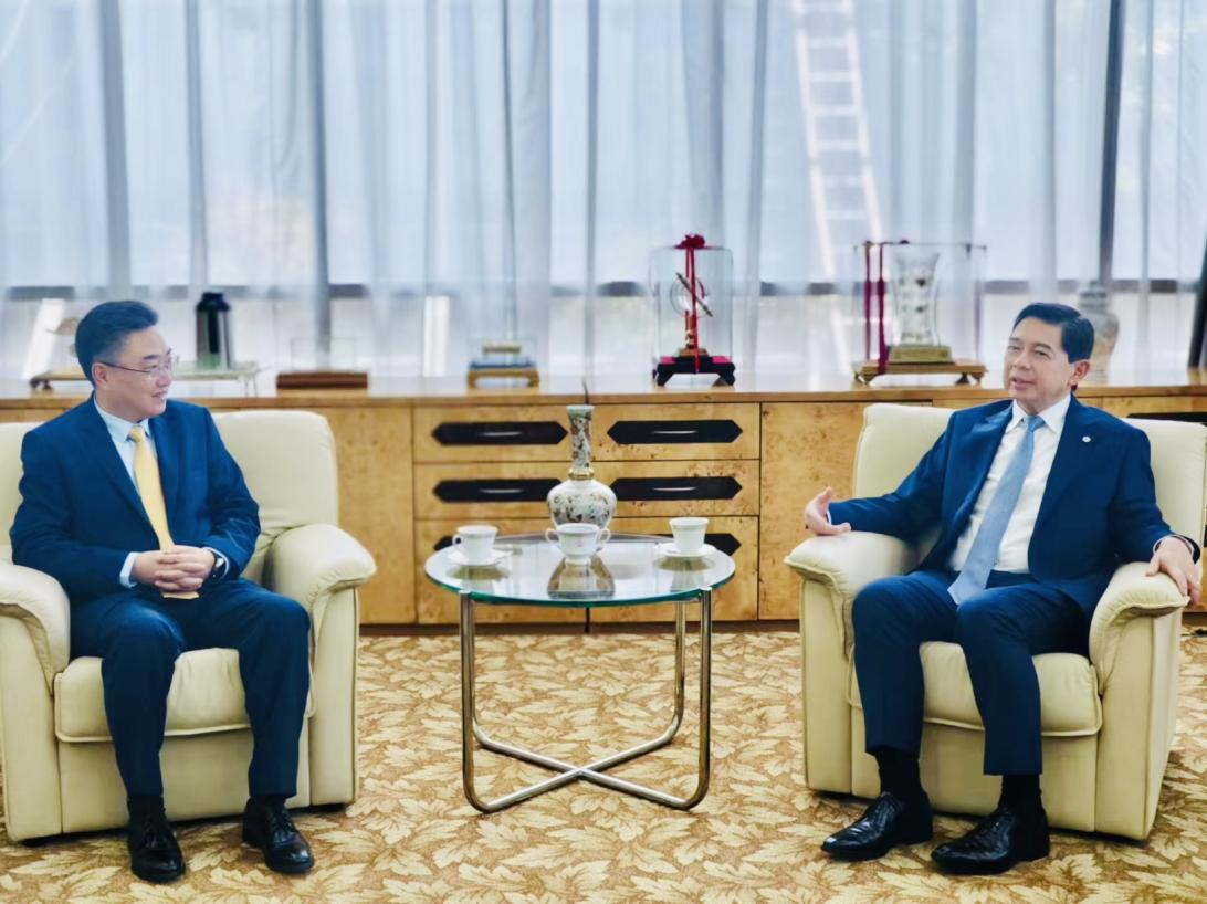 史忠俊秘书长会见文莱首相府部长兼财经主管部长刘光明
