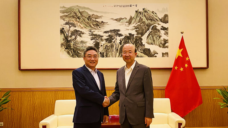 SG Shi Zhongjun Meets the MFA Commissioner of China in Macao