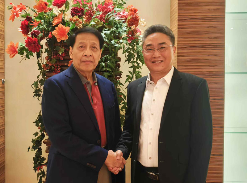 Shi Zhongjun Exchanges Views with Former FM of Indonesia