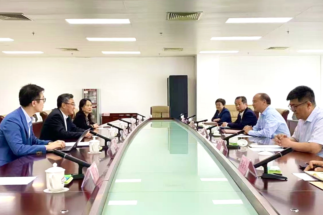 史忠俊秘书长会见河南省有关领导