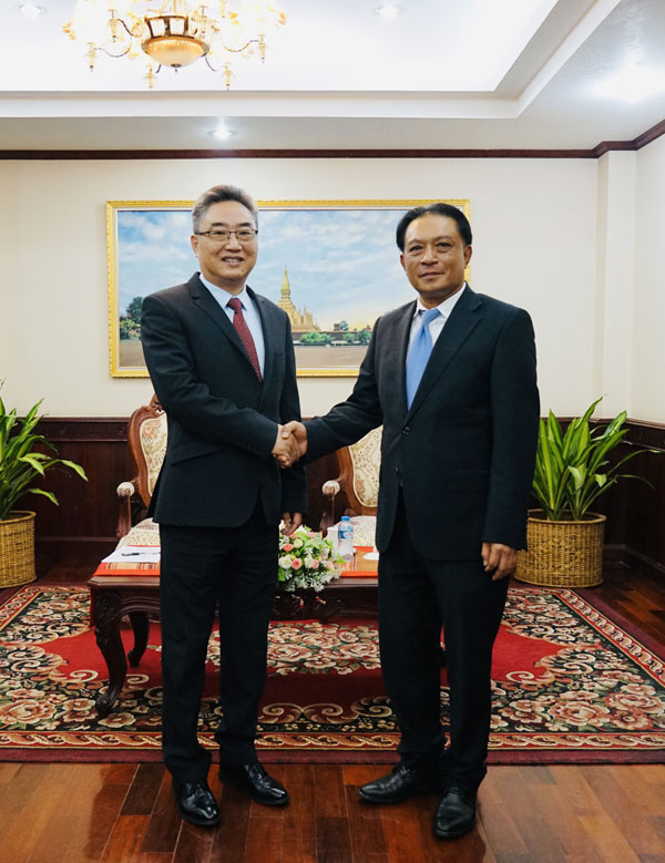 Shi Zhongjun Meets with Deputy Minister Phongsavanh SISOULATH of Foreign Affairs of Laos