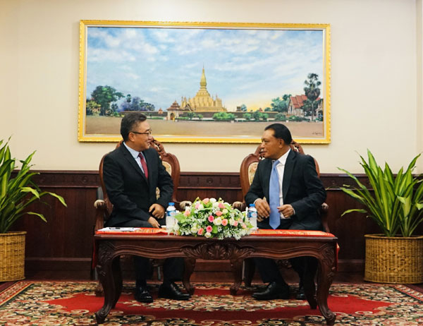 Shi Zhongjun Meets with Deputy Minister Phongsavanh SISOULATH of Foreign Affairs of Laos