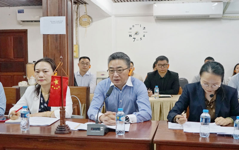 史忠俊率农业代表团同老挝国家农林院交流座谈