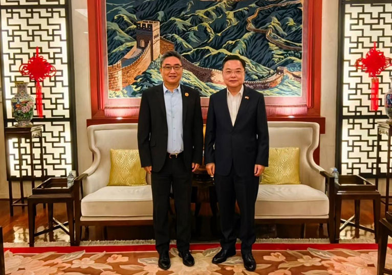 Secretary General Shi Zhongjun Meets with Chinese Ambassador to Thailand Zhang Jianwei